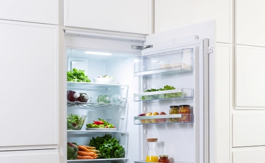 Refrigerador Bottom Freezer de embutir aberto