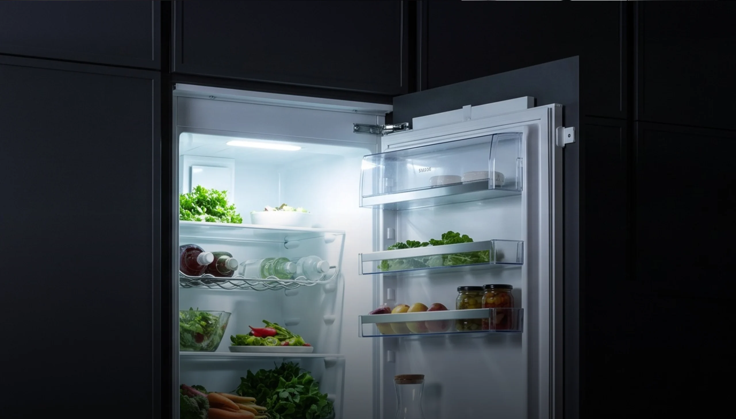 Refrigerador de embutir aberto