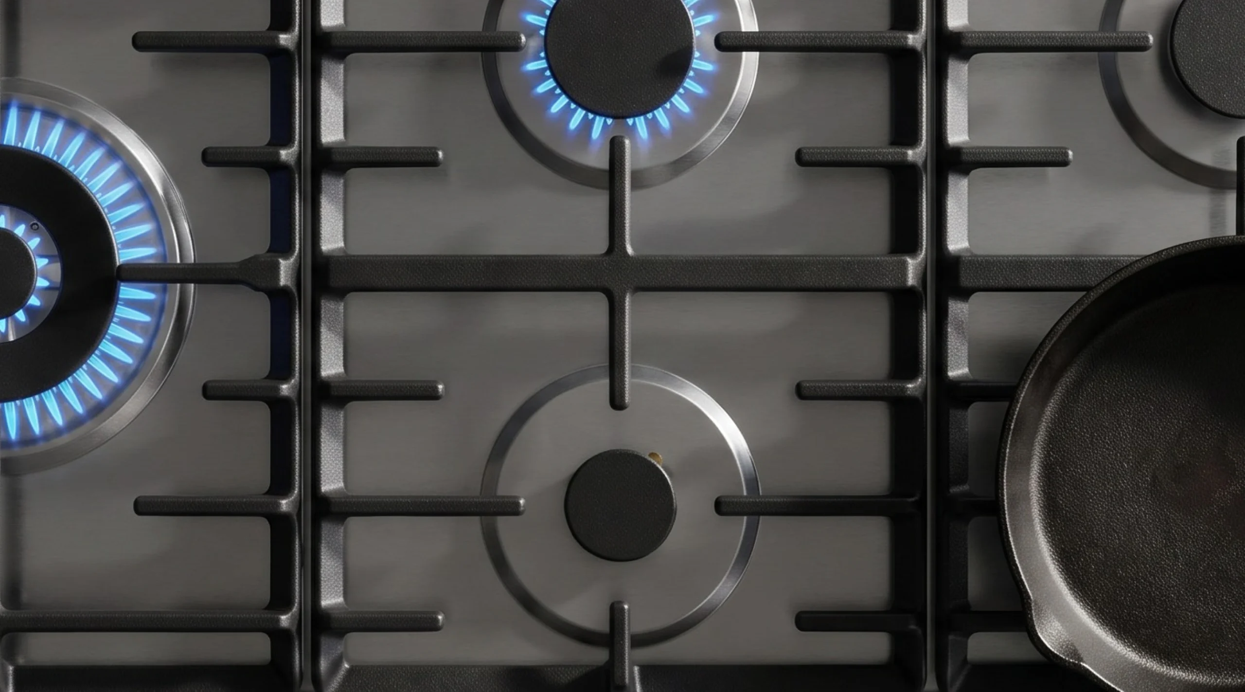 Cooktop a gás de cinco bocas com frigideira de ferro
